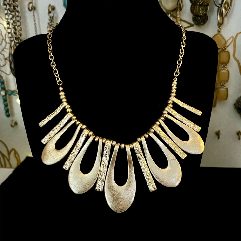 3/$17 NWOT Erica Lyons Necklace